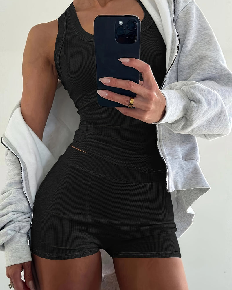 LA FINE FLEUR 2PCS Micro-Ribbed U-Neck Tank, boxer lounge shorts, light gray zip-up hoodie.