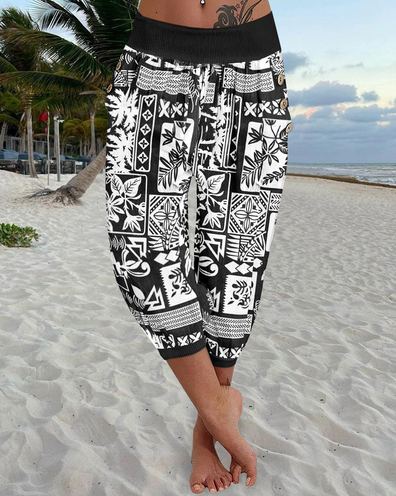 Low Waist Capris Featuring Wooden Buttons and Pockets