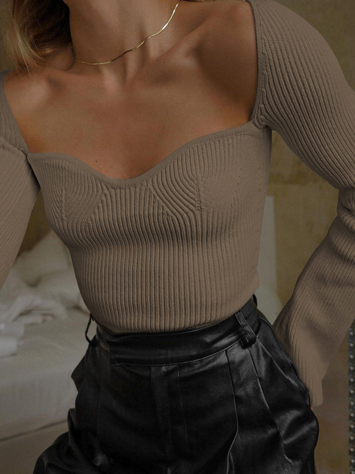 Long Sleeve Sweetheart Neckline Knit Top