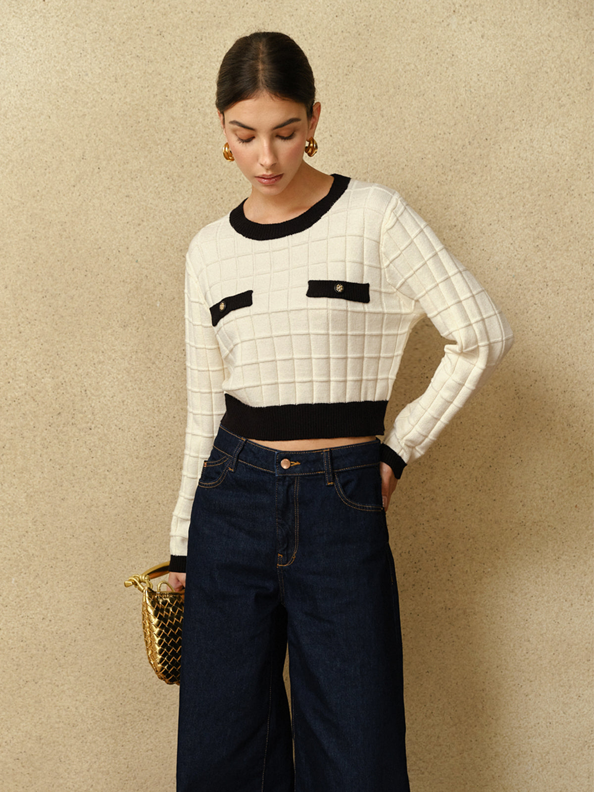 Plaid Pullover Sweater with Contrasting Trim