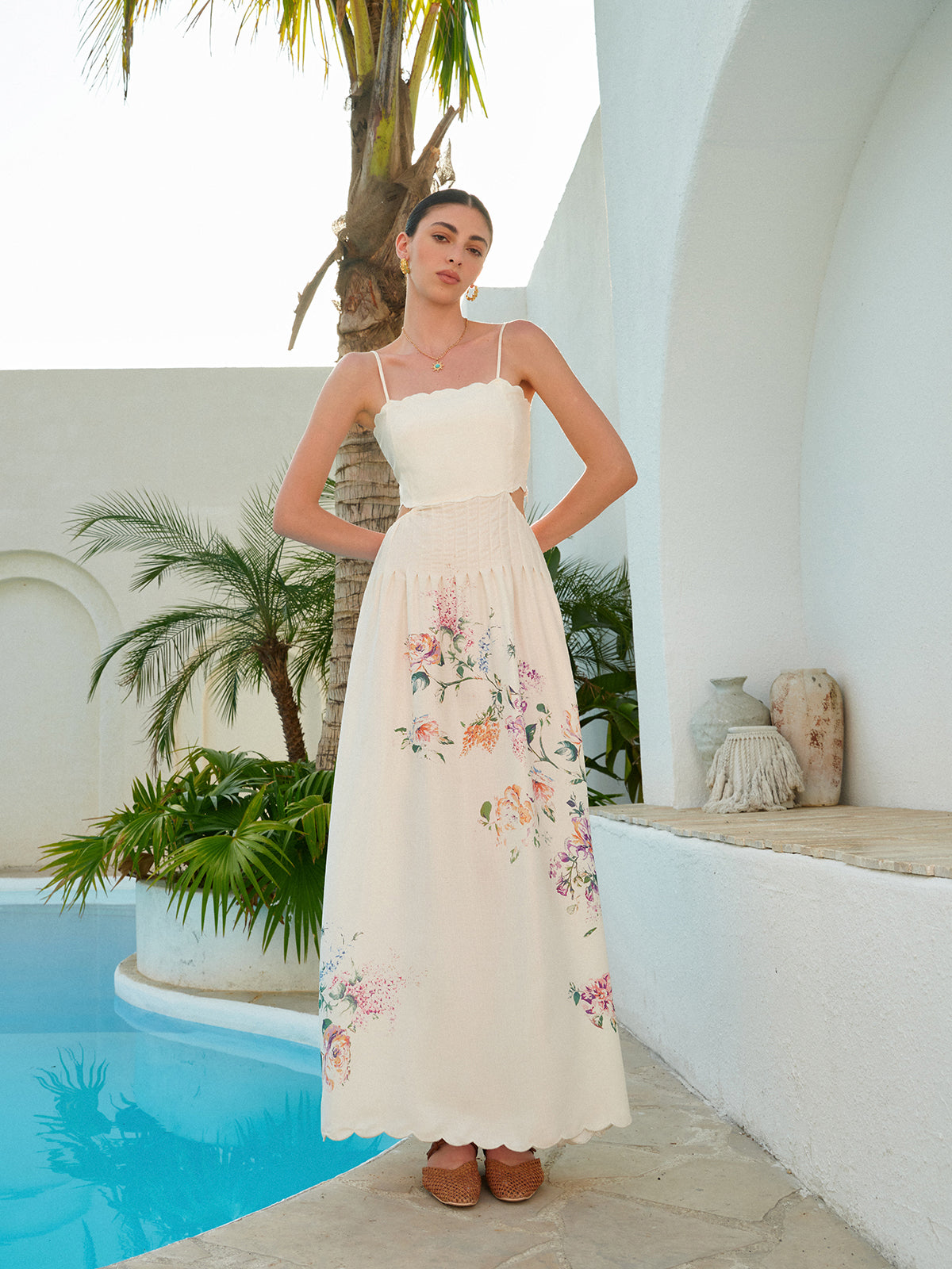 LA FINE FLEUR Floral Lace-Up Sleeveless Dress with detailed back and delicate lace design.