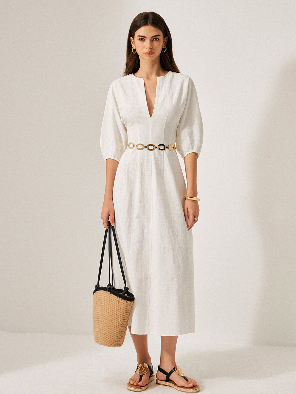 Cotton and linen dress with puff sleeves, relaxed fit, and V-neckline by LA FINE FLEUR.