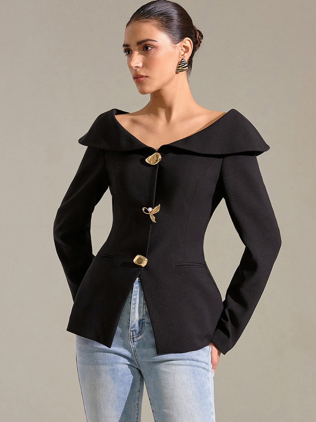 Chic Off-Shoulder Blazer with Large Lapels