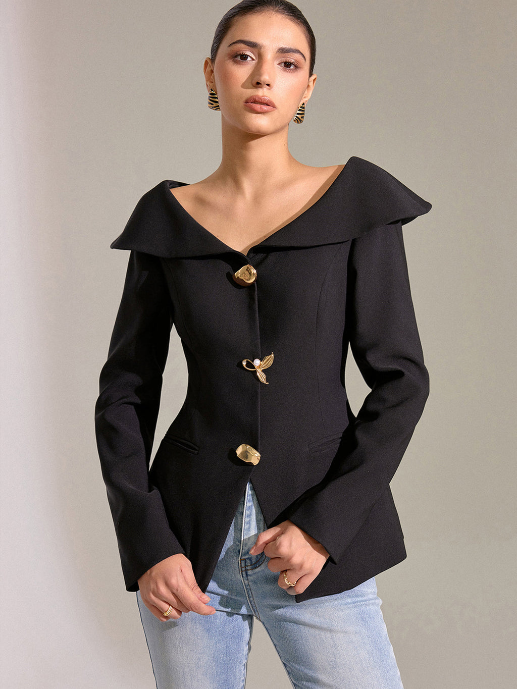 Chic Off-Shoulder Blazer with Large Lapels