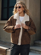 LA FINE FLEUR Stylish Lapel Coat with Cozy Fleece Lining and dark jeans.