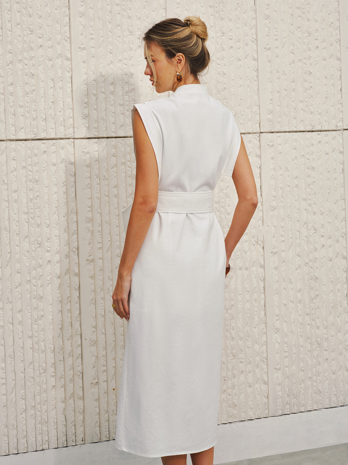 Cotton-linen V-neck sleeveless dress with bow split from LA FINE FLEUR.